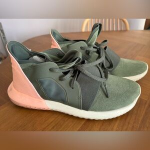 Adidas Tubular Defiant